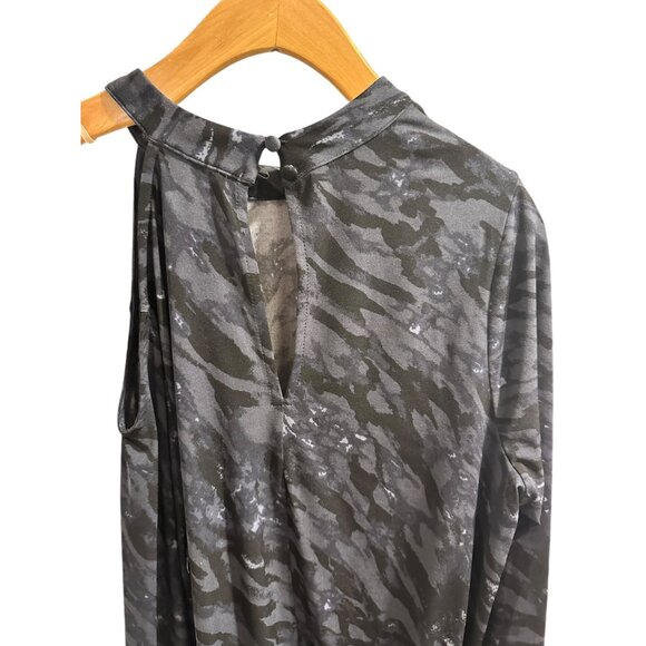 👗 2/$30 👗 Blue Brushstroke Hues Cold Shoulder Blouse with Cinched Waist sz S - Picture 7 of 10